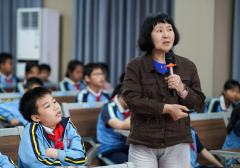 只要18周的学期博罗这所小学照旧举行书